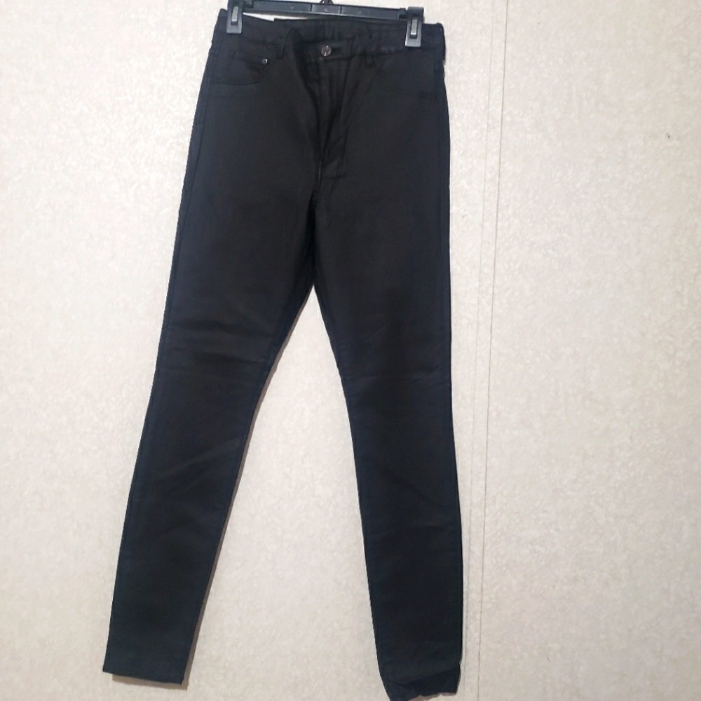 H&M NEW Black Skinny Jeans....SIZE:31/32